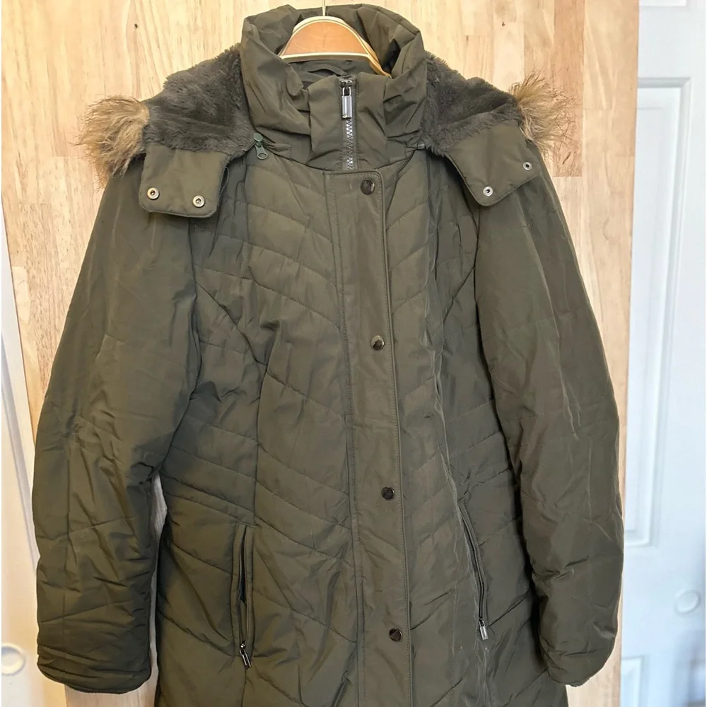 EUC Jones New York long puffer coat, Large